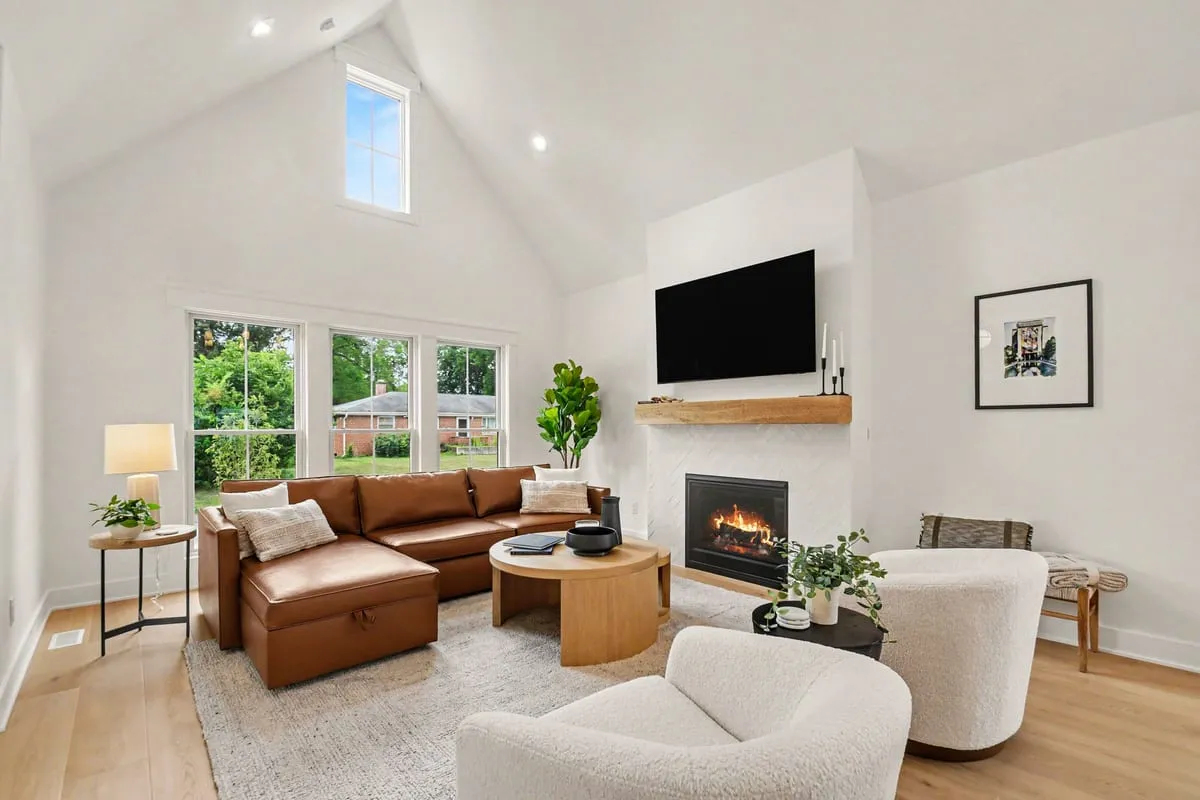 Living room in a managed home near Notre Dame